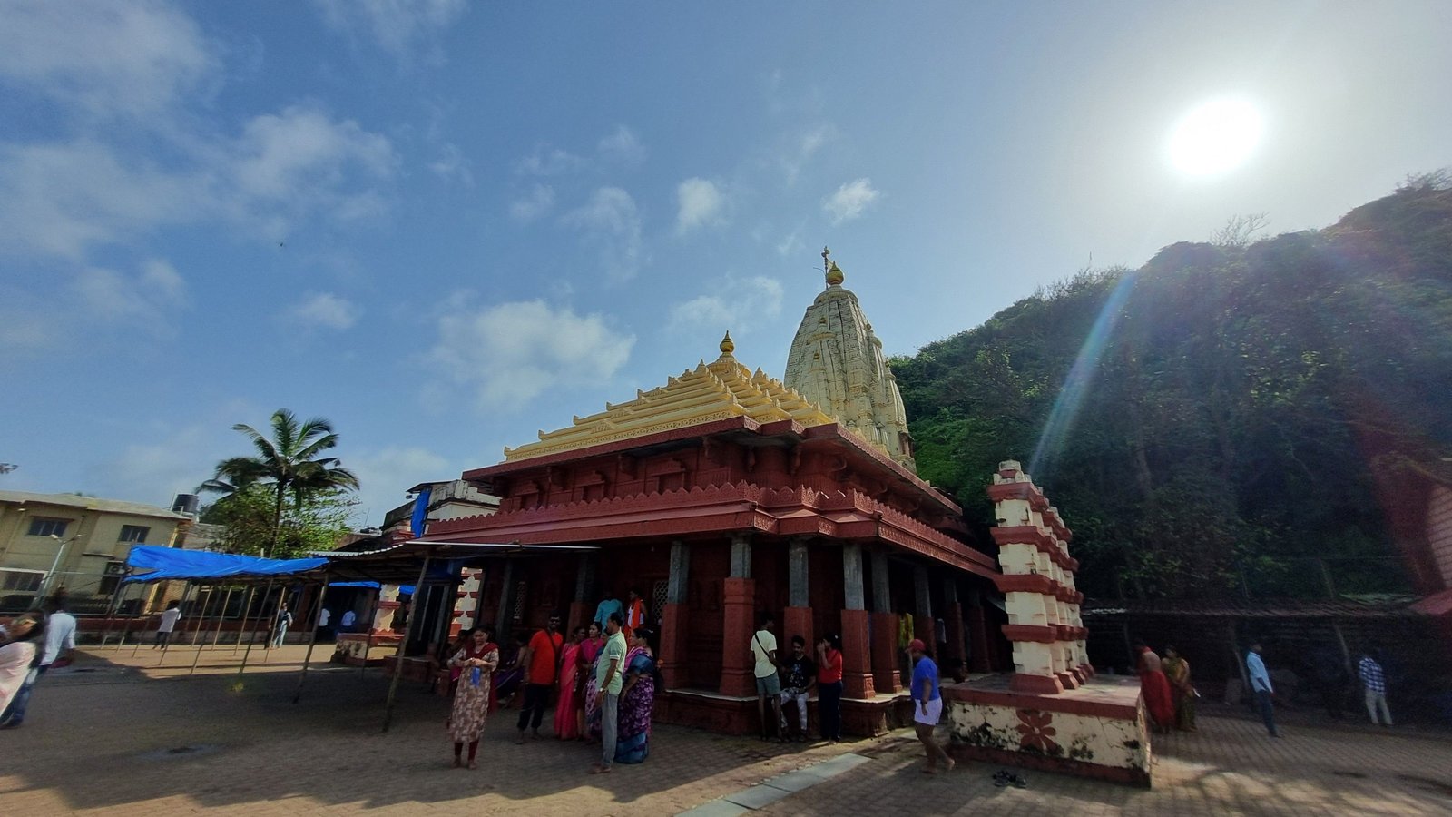 Urbania on rent Mumbai to Ganpatipule